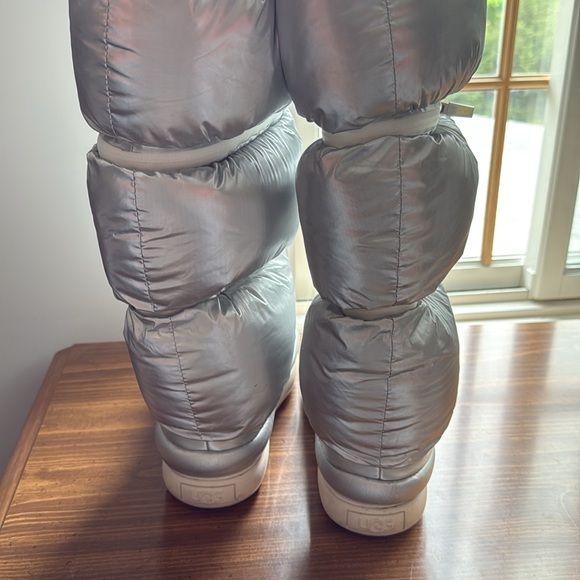 Women’s Ugg boots - Picture 5 of 7